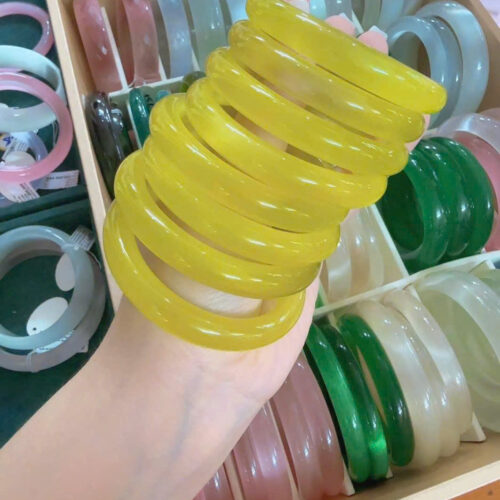 vòng ngọc mắc mèo