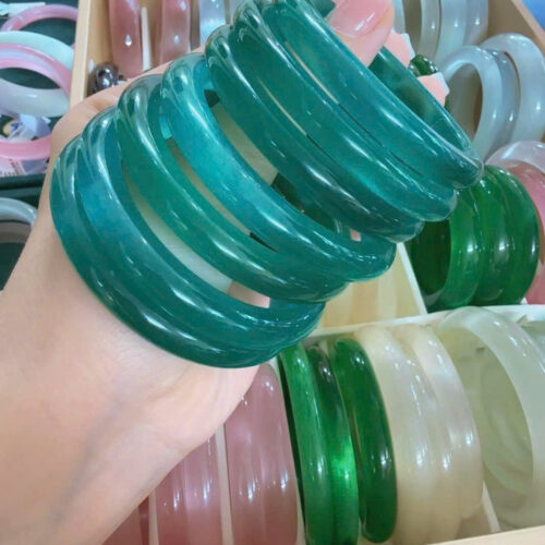 vòng ngọc mắc mèo